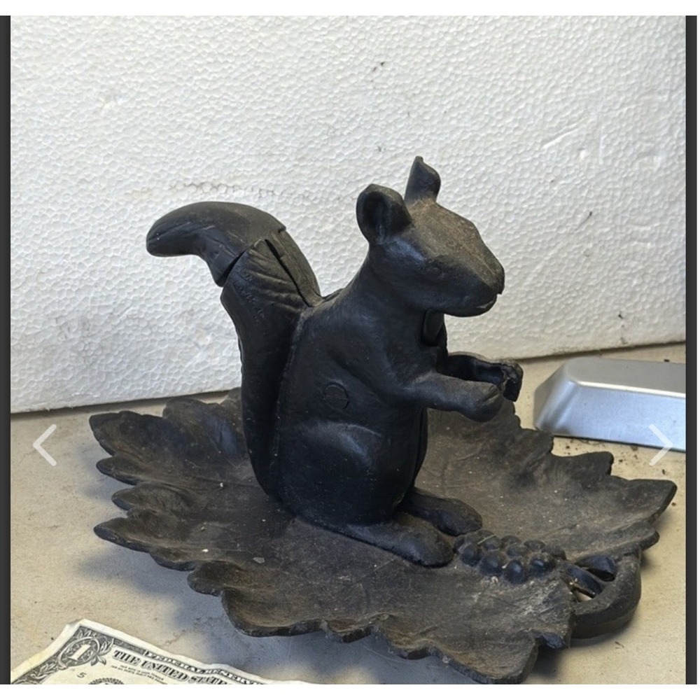 Squirrel Nut Cracker Cast Iron Black Vintage Heavy Large Walnuts Pecans K-1